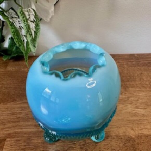 Antique Model Flint Glass Wreath and Shell Blue Opalescent Rose Bowl Footed Vase - Picture 4 of 5